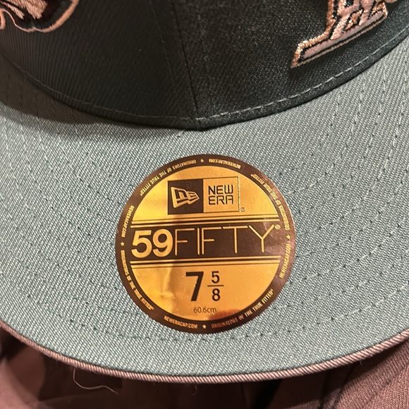 NWT - OVO Philadelphia eagles fitted - Picture 2 of 6